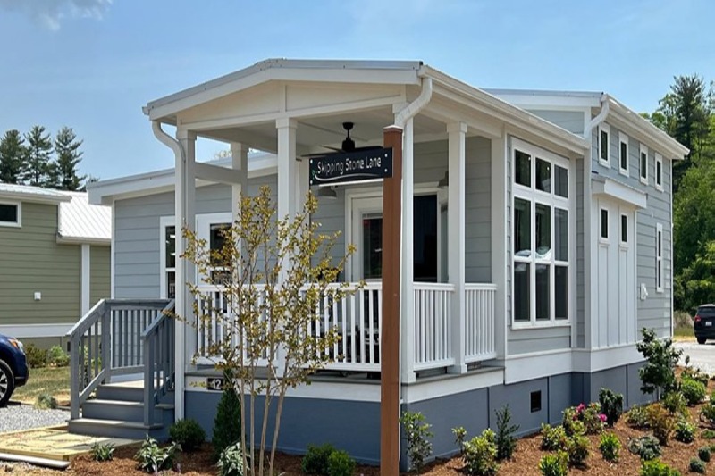 Discover Lakeside Tiny Homes by Clayton Top 10 Awesome Designer Cottages