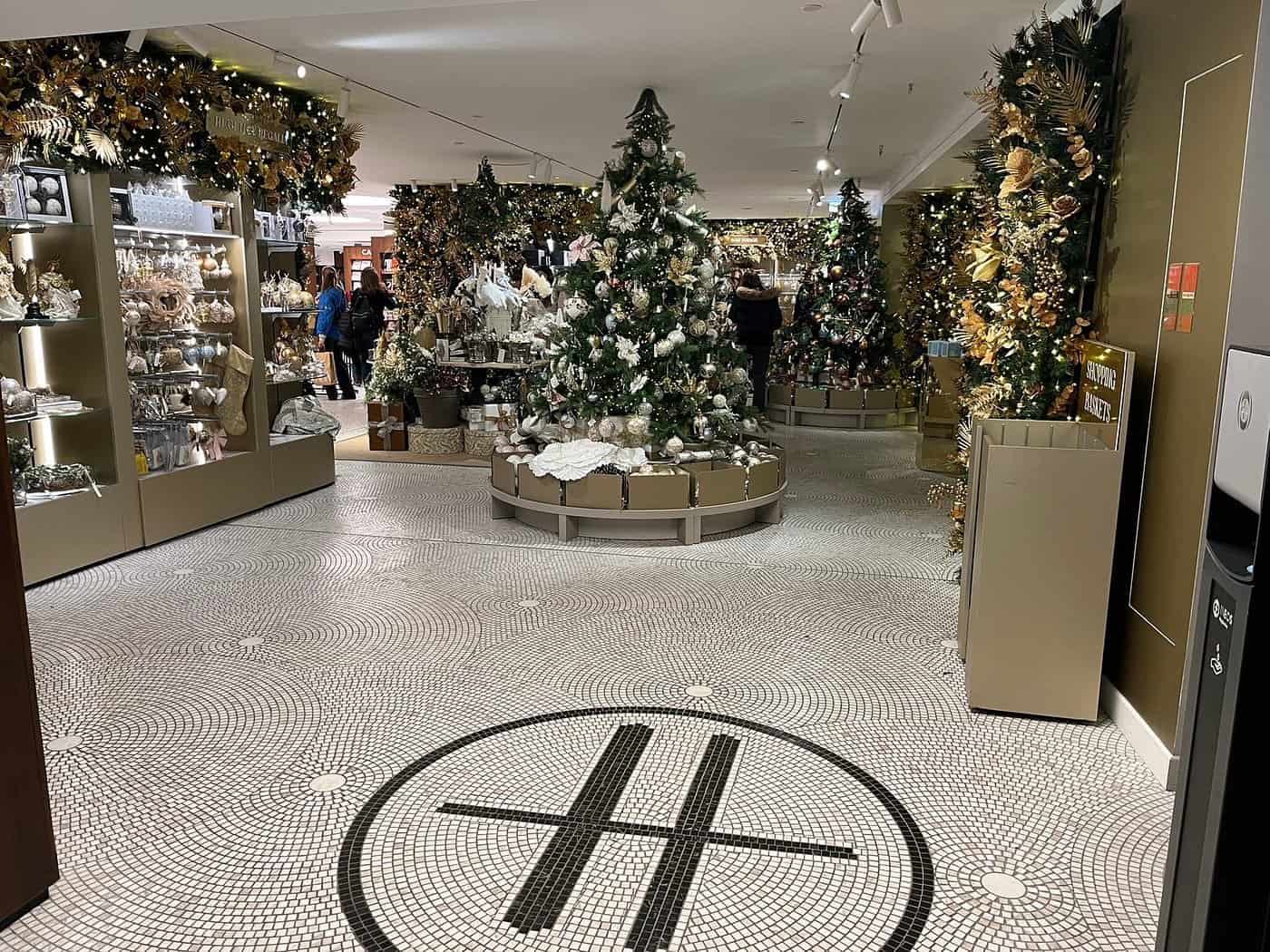Harrods Christmas Shop and Decorations 2024 (Peak Inside)