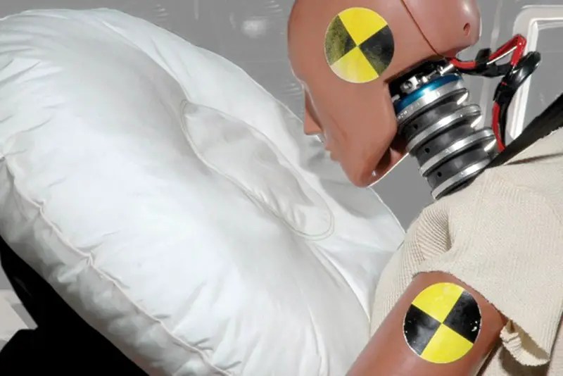 Do Semi Trucks Have Airbags? (14 Questions Answered)