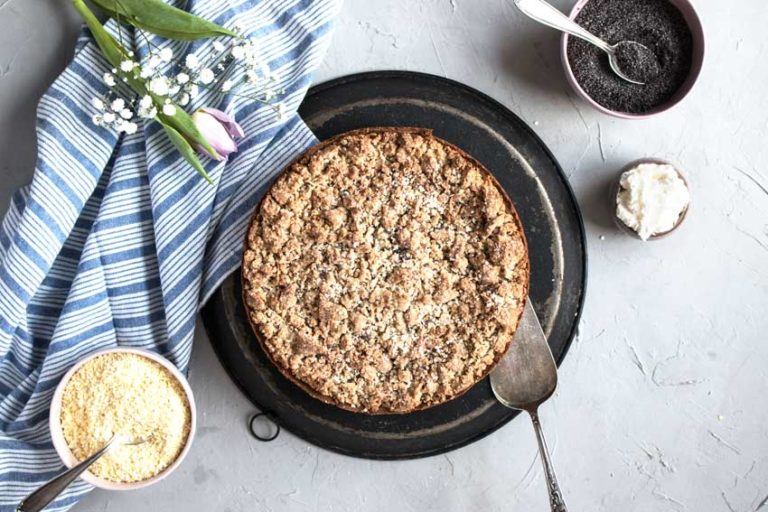 Veganer MohnKäsekuchen mit Streuseln Freiknuspern