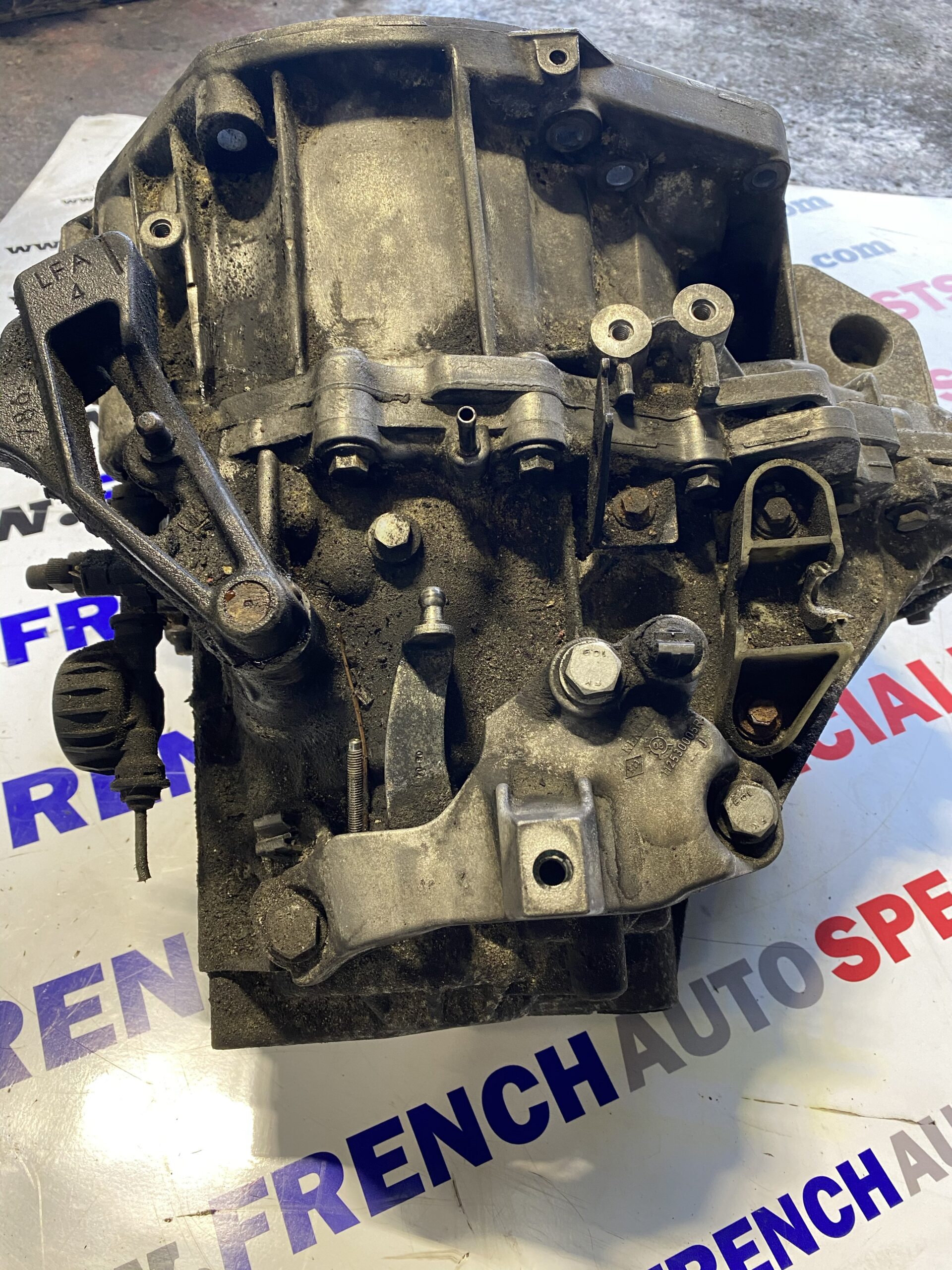 RENAULT MEGANE SCENIC MK3 1.9 DIESEL 6 SPEED MANUAL GEARBOX 0918