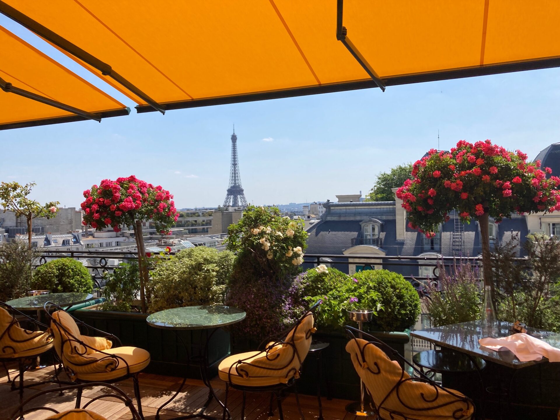 The Top 10 Rooftop Bars and Restaurants in Paris 2024 Frenchly