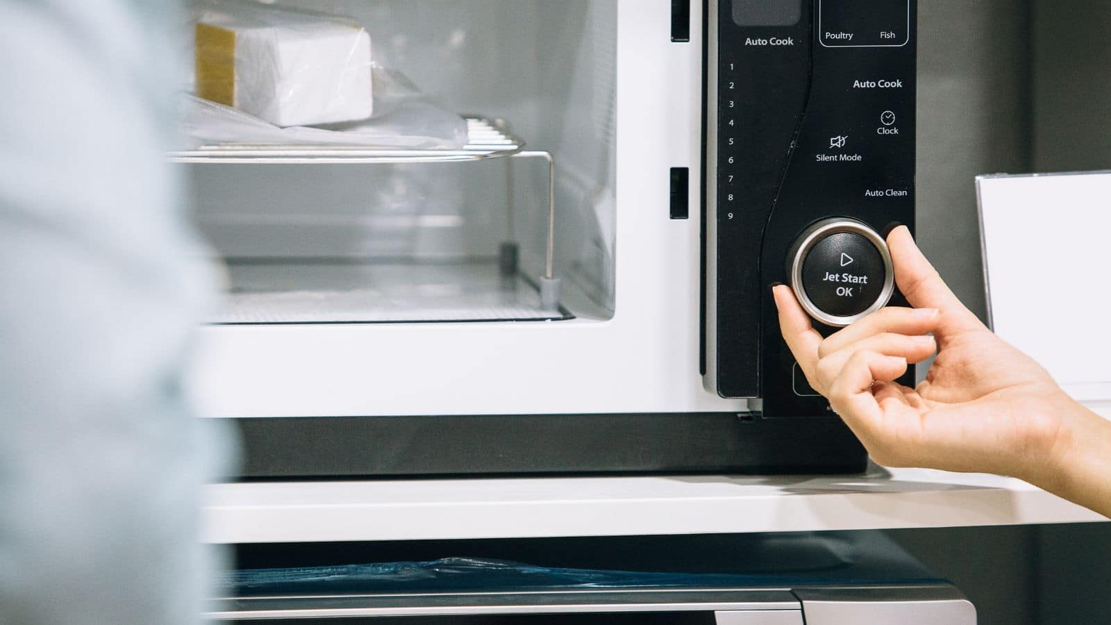 How to Use a Microwave Air Fryer Combo Effectively Top Tips and Tricks