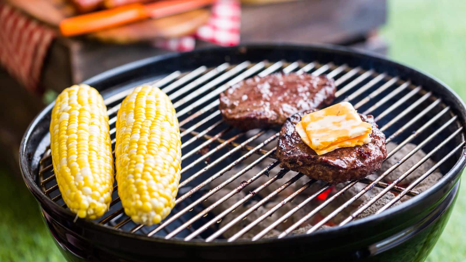 How to Start a Charcoal Grill 4 Easy Methods You’ll Love