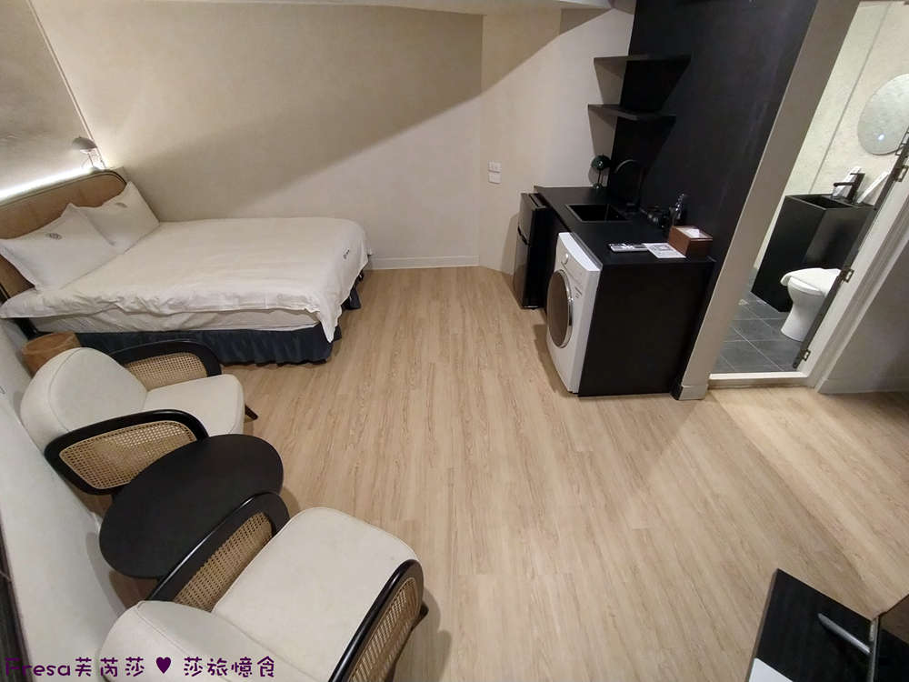 台中飯店【唯二設計文旅】現代風格光影簡約的時尚質感住宿.火車站附近交通便利│繼光街│干城站│第一廣場│台中火車站