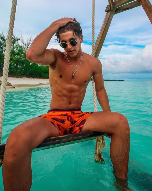 Nate Garner Bio, Age, Net Worth, Single, Nationality, Facts