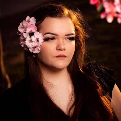 Bonnie Chapman - Bio, Age, Net Worth, Height, Career, Facts