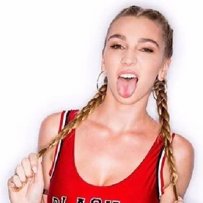 Kendra Sunderland Bio, Age, Net Worth, Height, Single, Facts