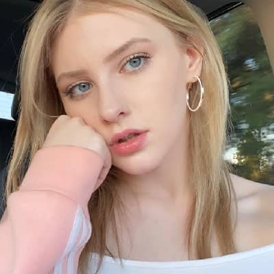 Melody Marks Bio, Net Worth, Height, Single, Nationality, Facts