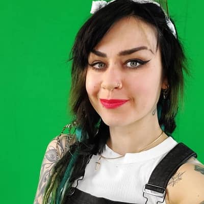 Faye Hadley Bio, Age, Net Worth, Height, Married, Facts