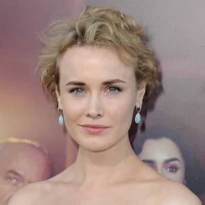 Dominique McElligott - Bio, Career, Age, Net Worth, Height, Facts