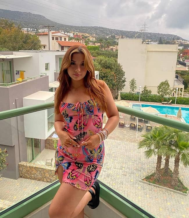 Bella Hill - Bio, Career, Age, Net Worth, Height, Nationality, Facts