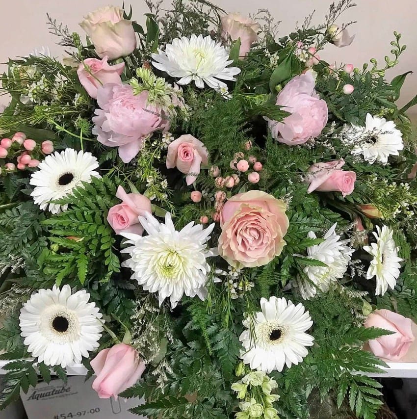 Amazing Grace Fresh Flowers by Anna