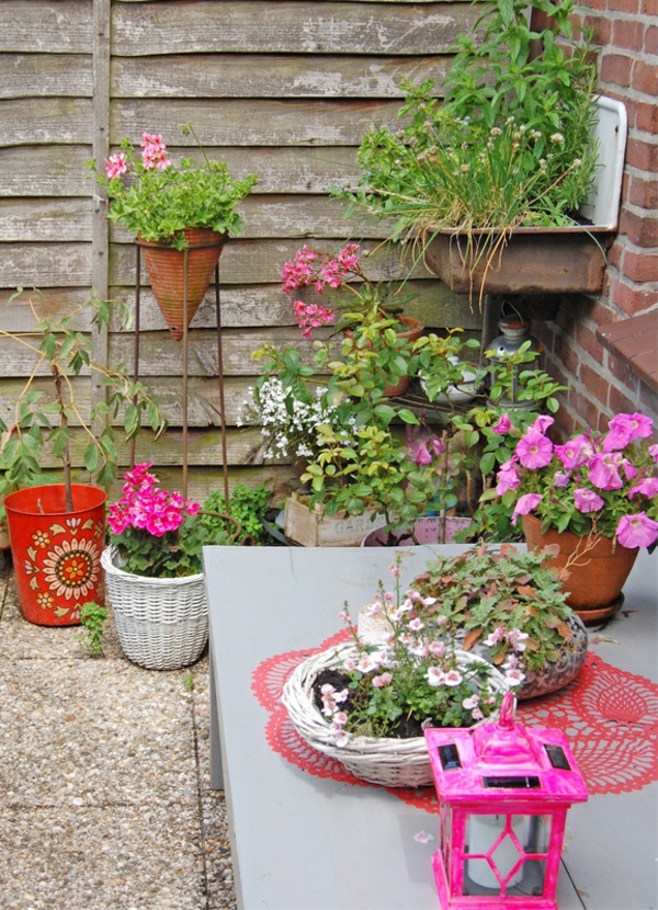 55 Balkonbepflanzung Ideen tolle Blumen für Balkon arrangieren