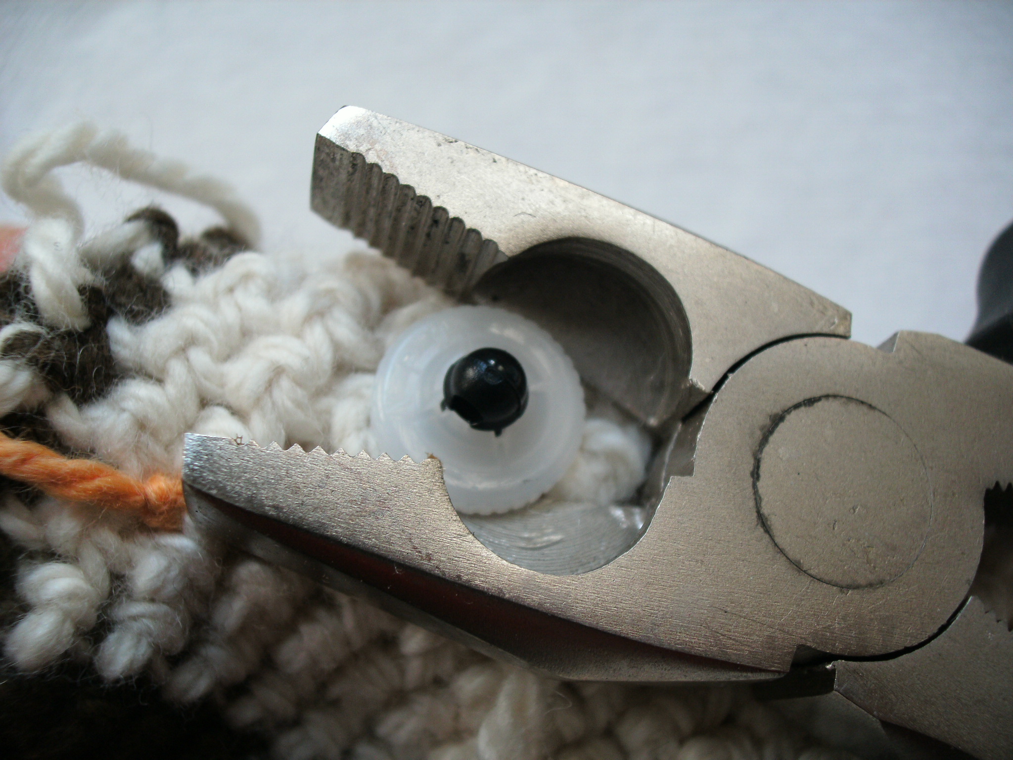 How to remove safety craft eyes FreshStitches