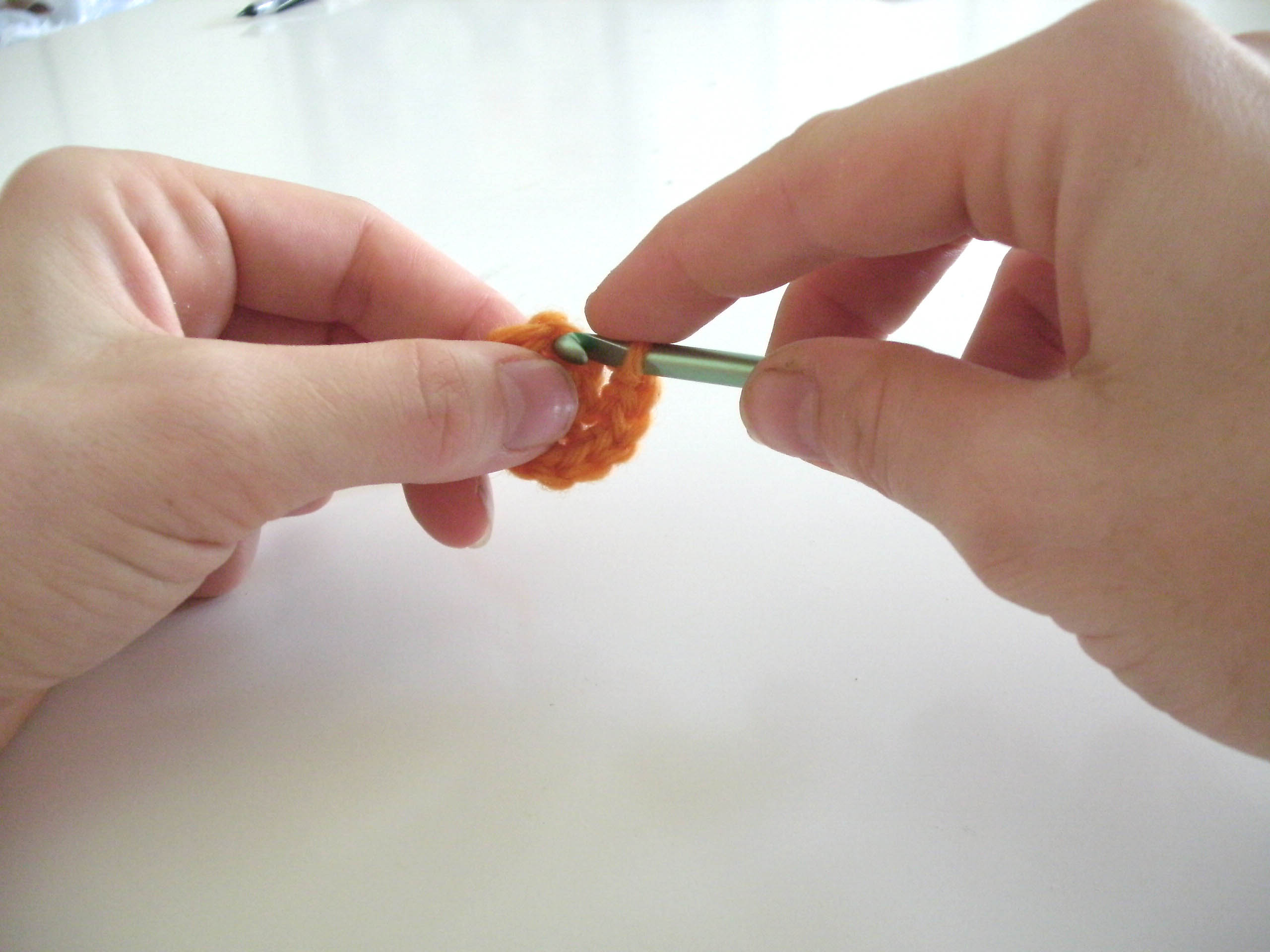 What’s the right way to hold a crochet hook? Shiny Happy World