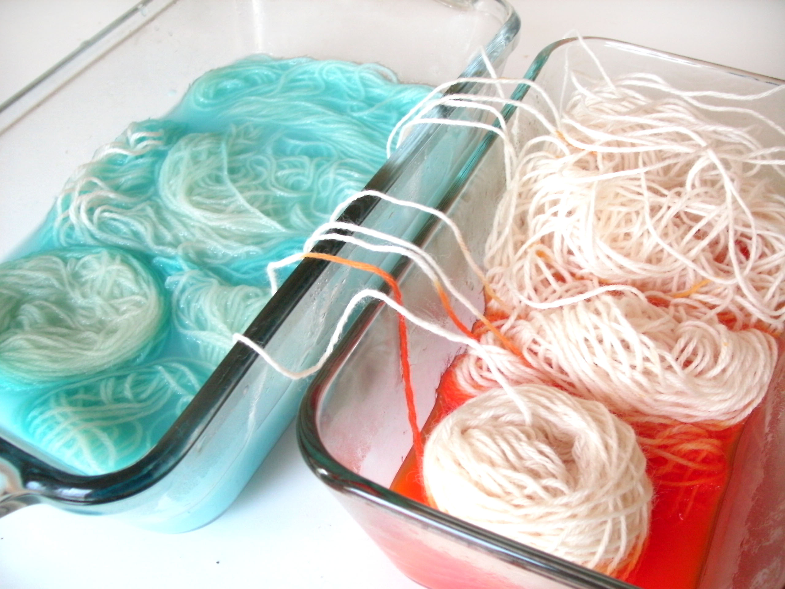 How to dye long colorways with KoolAid, part 2 Shiny Happy World