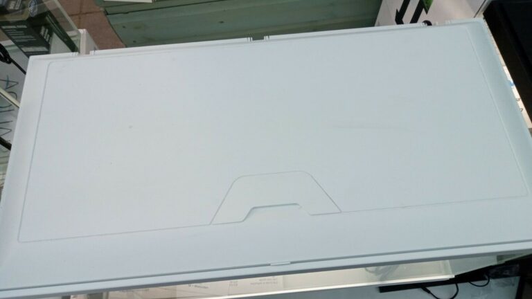 Ciano Aqua 80 in White aquarium complete set up 74l & Stand Friendly