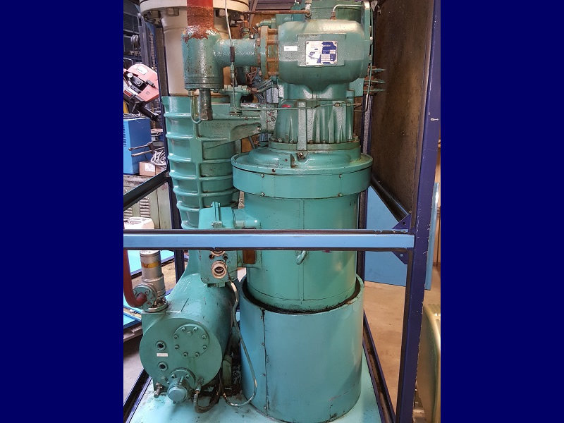 VERTICAL STAL SCREW COMPRESSOR used refrigeration equipment