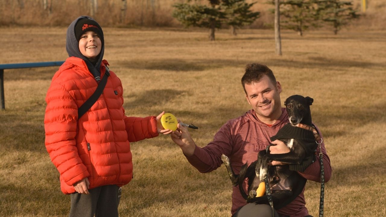 Frisbee Rob and Sailor the Touchdown Dog Mini Disc Distance World