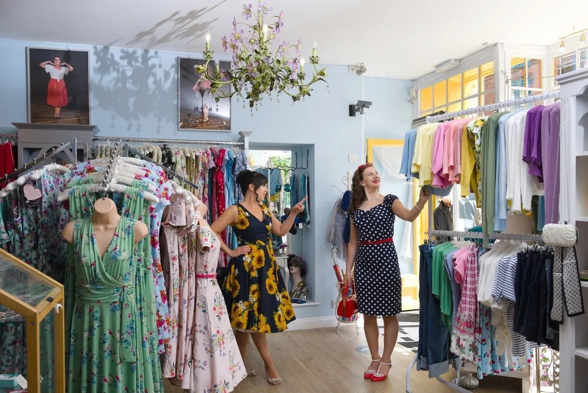 Stunning Vintage Style Clothing Frocks in Swing time