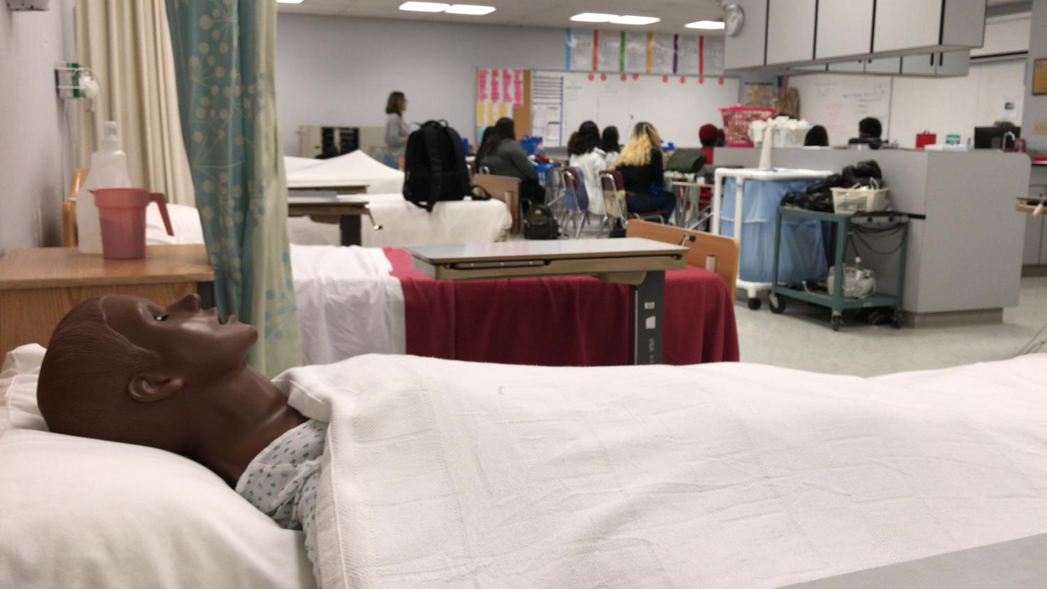 High School Seniors Get HandsOn Nursing Training Fronteras