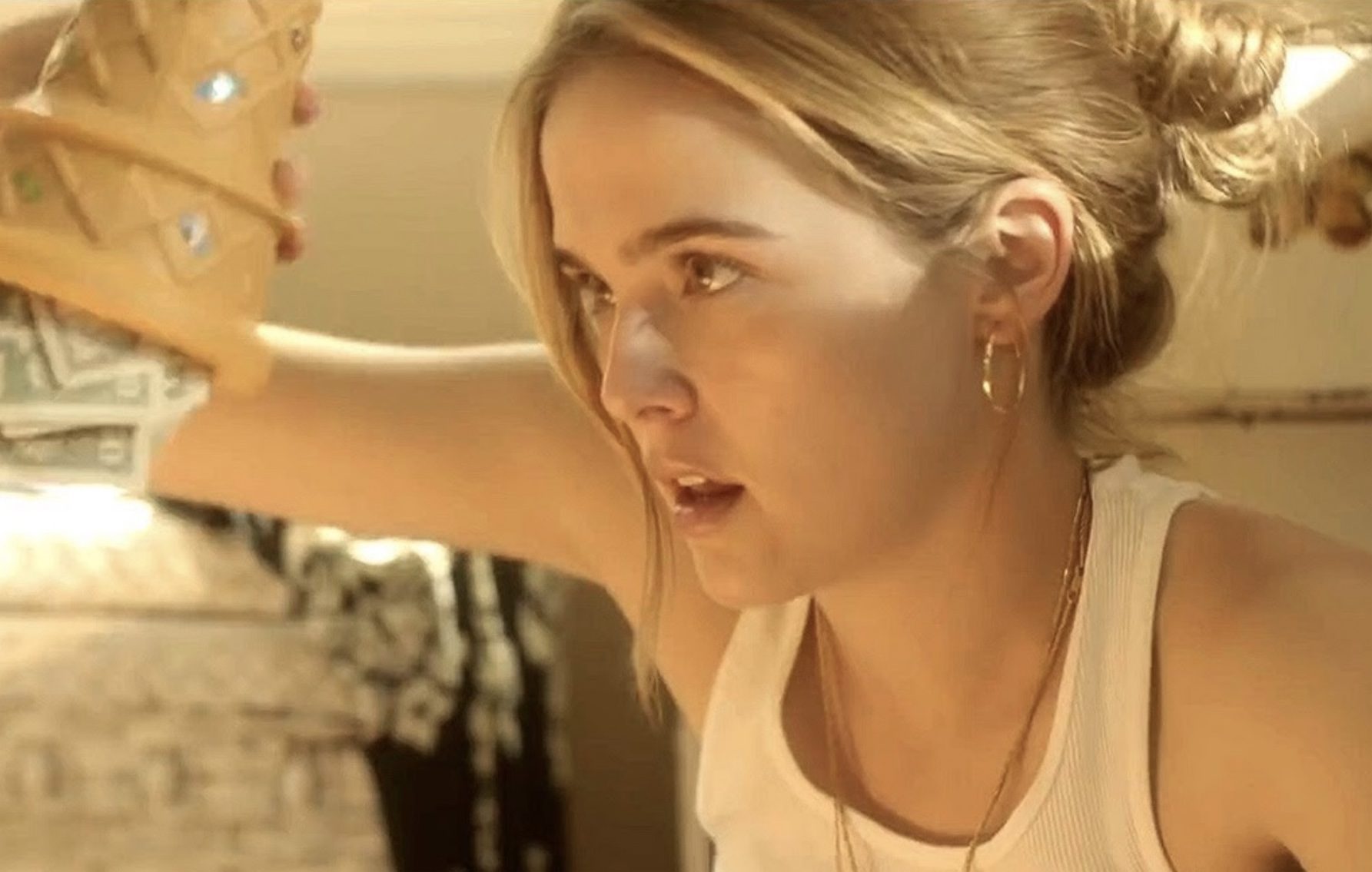 Photos Zoey Deutch Blossoms in 'Flower' Front Row Features