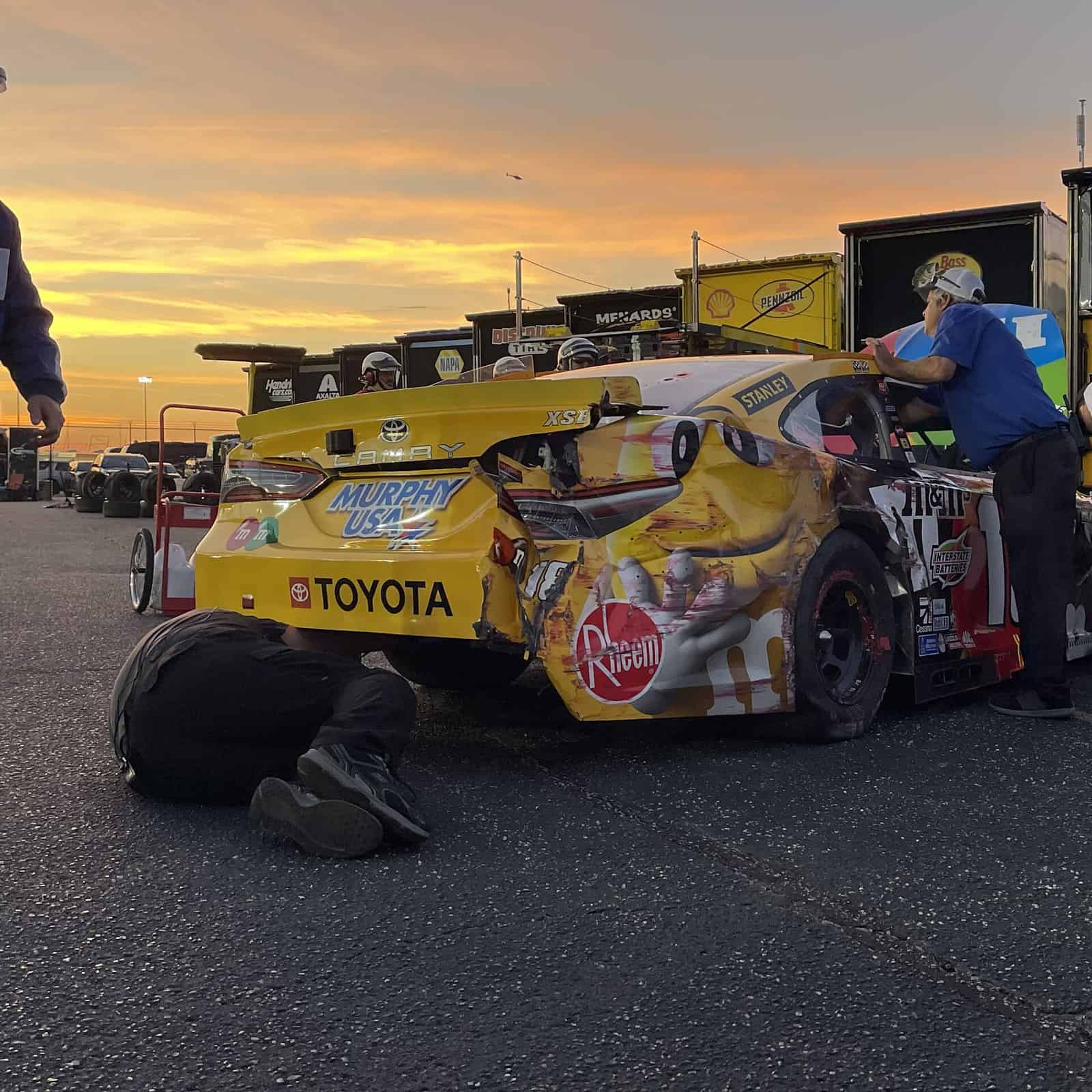 Kyle Busch Crashes Out of NASCAR Playoff Opener at Darlington