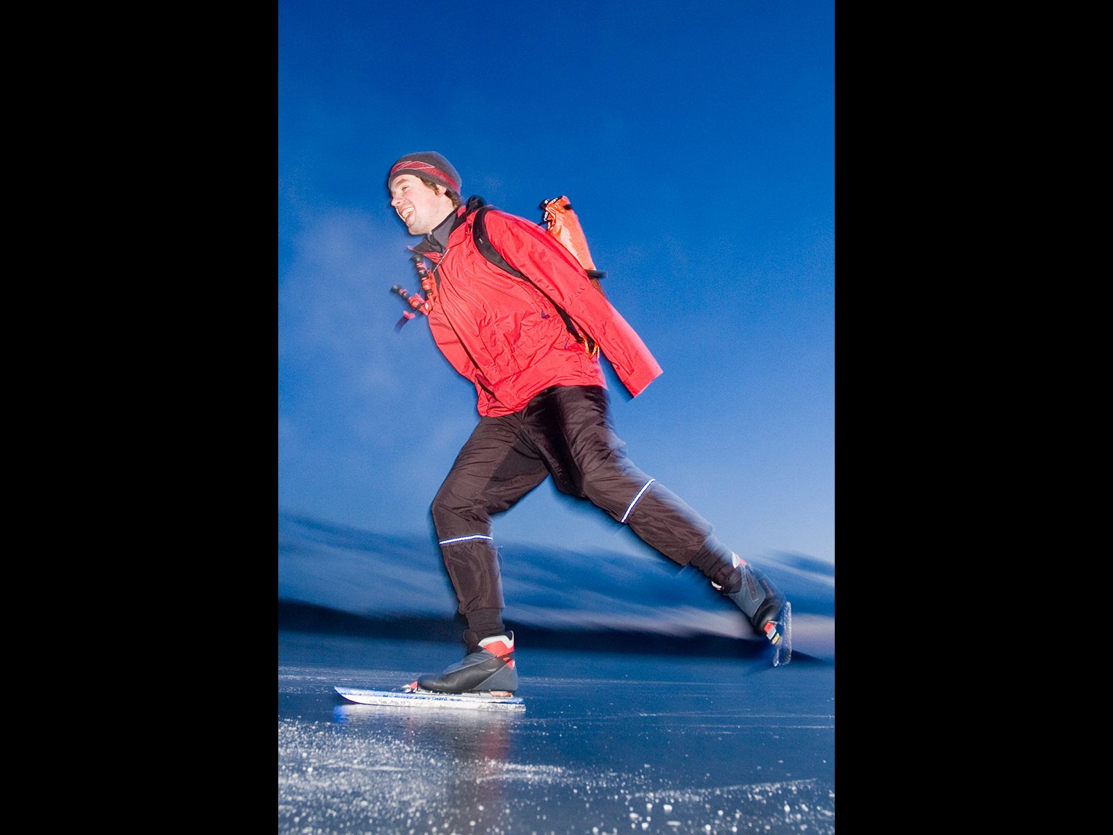Long Distance nordic tour ice skating in Sweden