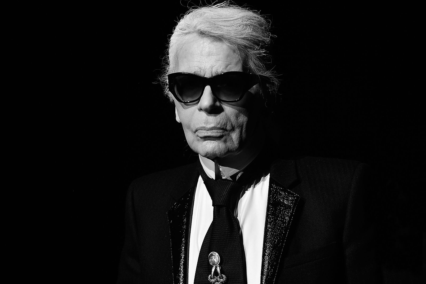 Legendary Fashion Designer Karl Lagerfeld Dead At 85 FRPLive