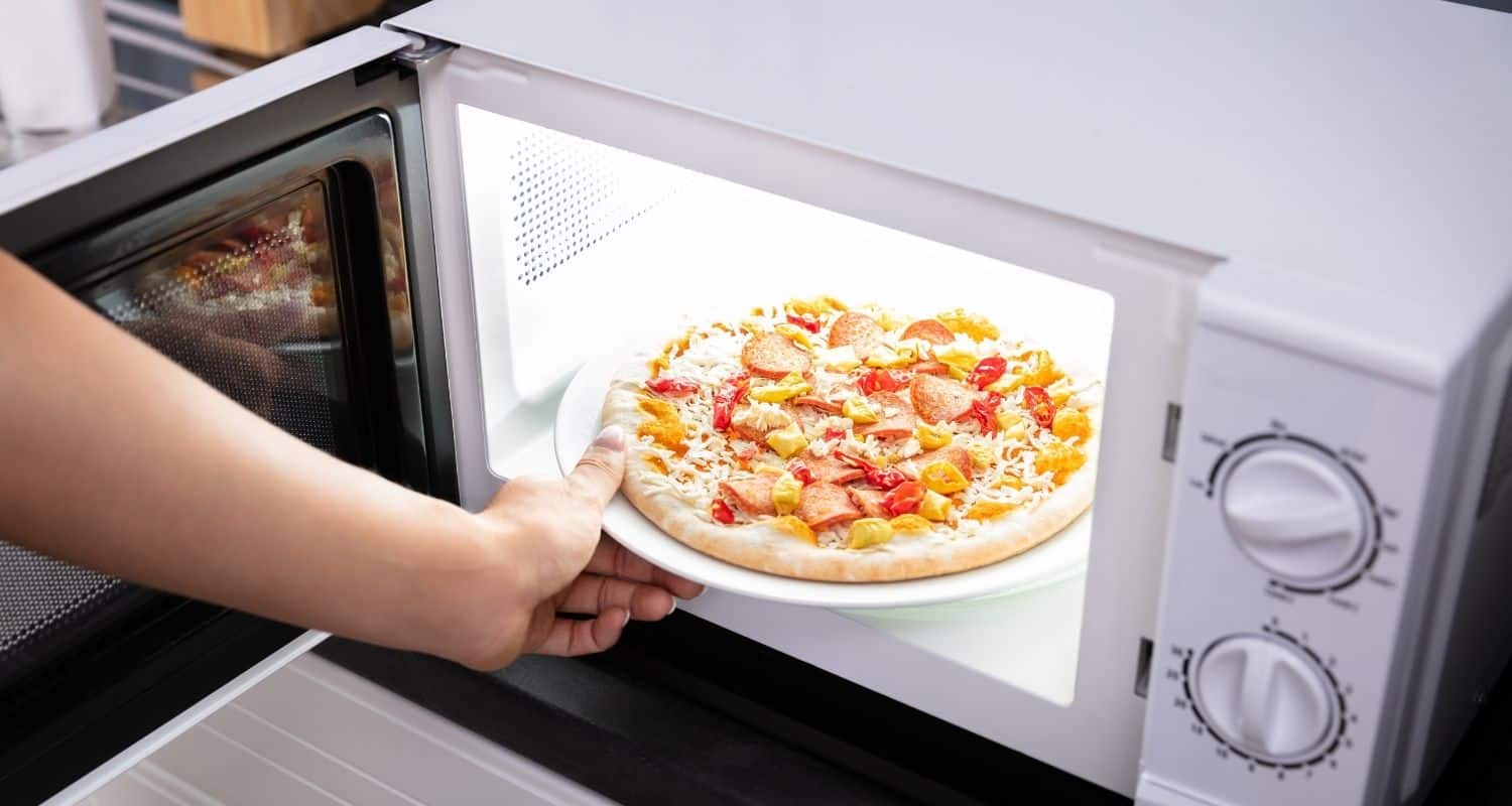 Why does pizza crust gets hard in the microwave? Frying Pro