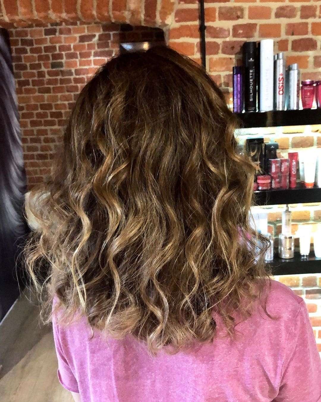 Fryzura loki 2020 (55 zdjęć) Krótkie, Średnie, Długie Fryzura loki 2020 (55 zdjęć) Krótkie, Średnie, Długie