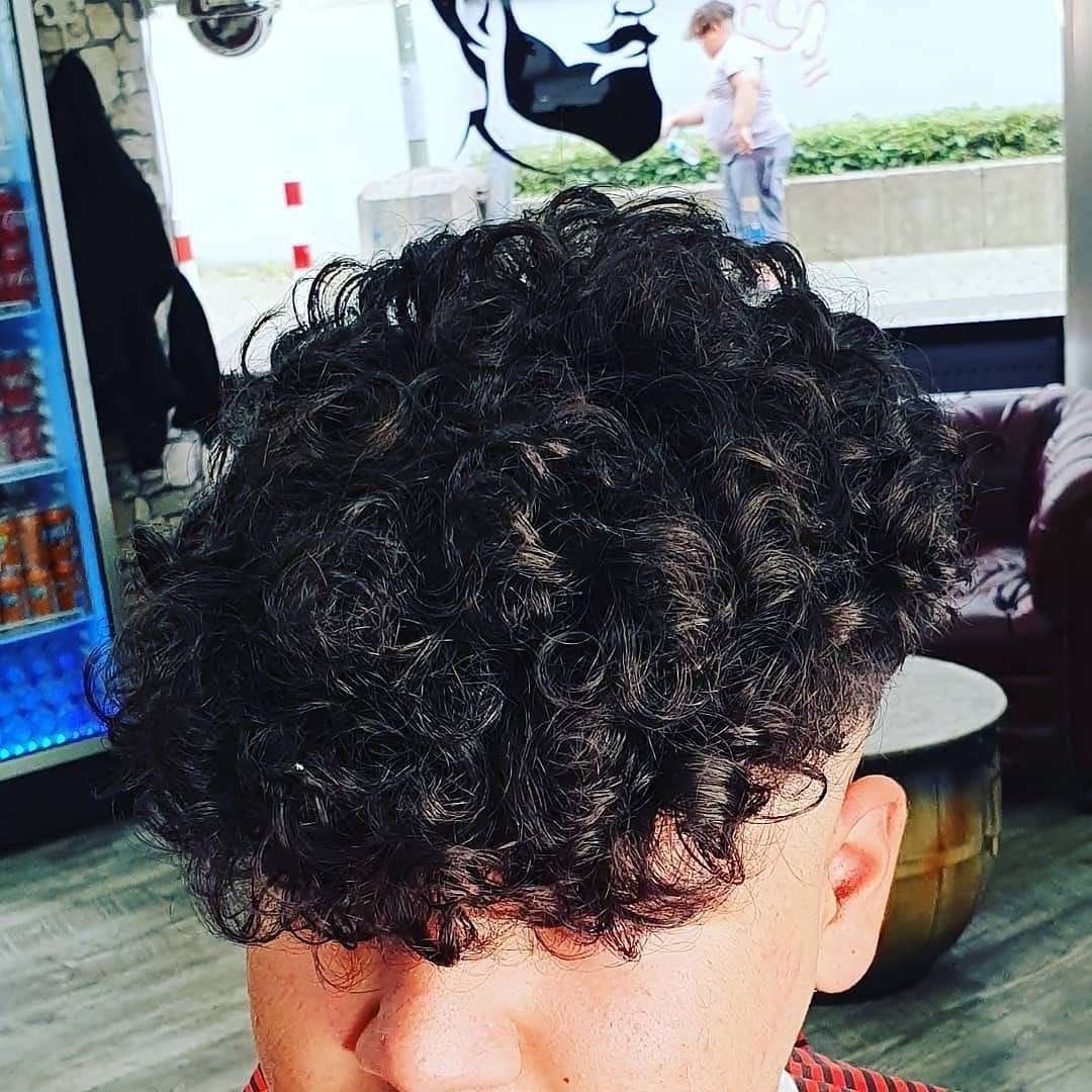 Modne fryzury męskie młodzieżowe 2020 (50 zdjęć) z Modne fryzury męskie młodzieżowe 2020 (50 zdjęć) z