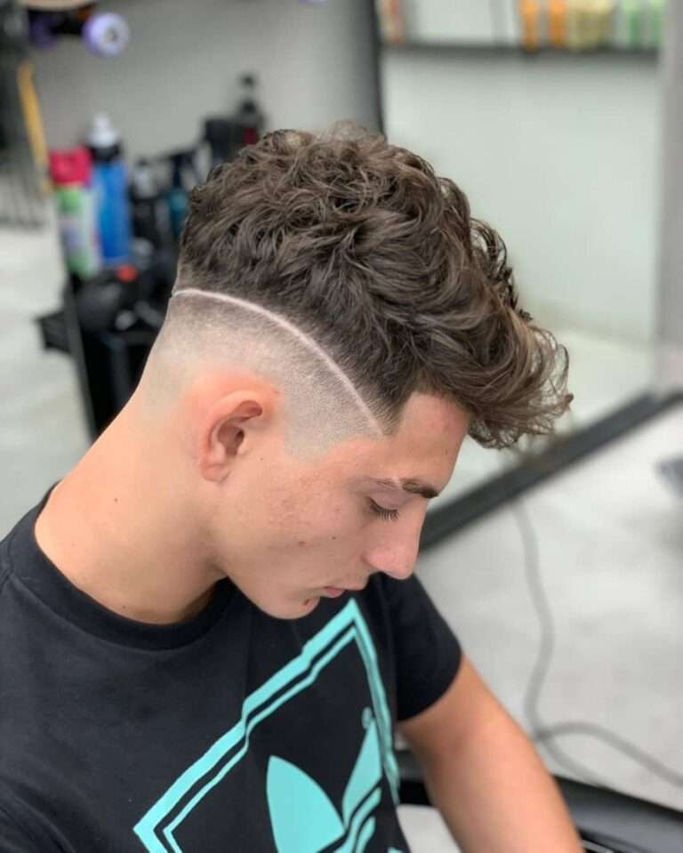 Fryzury męskie na długie włosy 2020 (50 zdjęć) wygolone