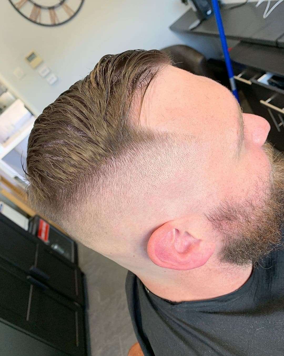 Fryzury męskie krótkie 2021 (50 zdjęć) modne krótkie boki