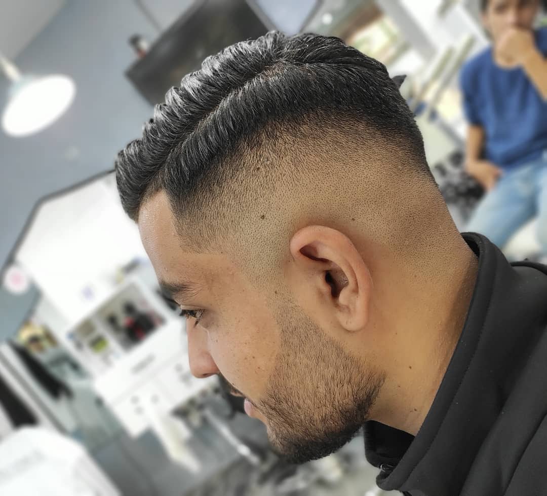 Wygolone Boki Fryzury Męskie Krótkie Z Przedziałkiem Wygolone Boki Fryzury Męskie Krótkie Z Przedziałkiem