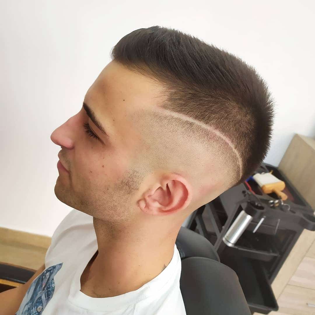 Fryzury męskie na bok (50 zdjęć) trendy 2021 z Fryzury męskie na bok (50 zdjęć) trendy 2021 z