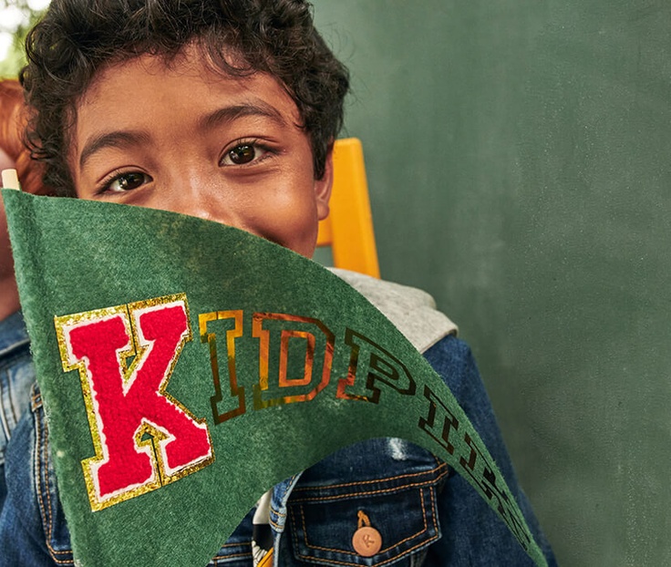 The Benefits of Shopping for School Clothes Online