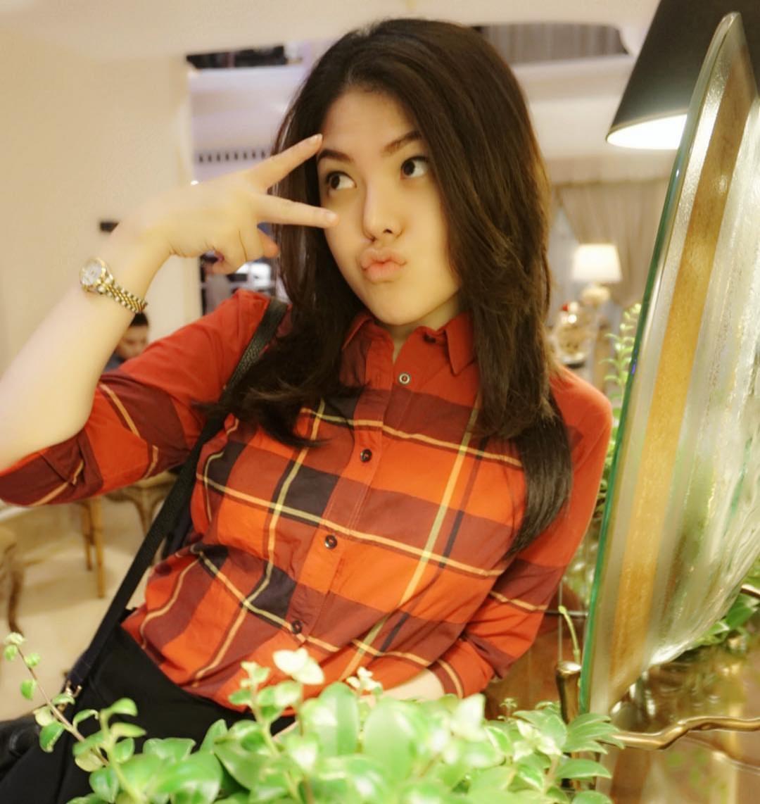 Perubahan Penampilan Tina Toon Sebelum dan Sesudah Jadi...