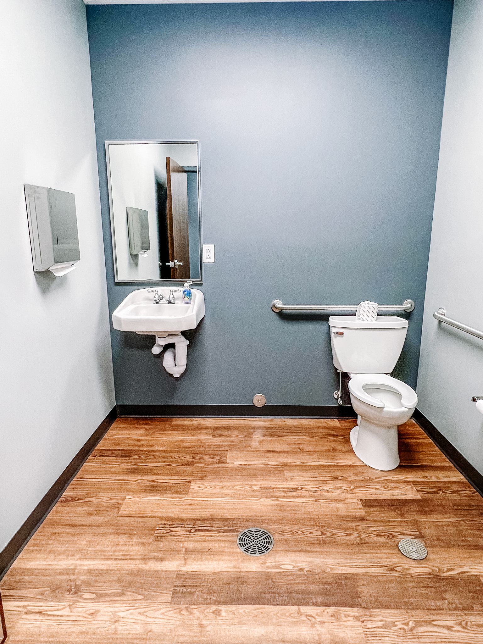 Roper St. Francis ATI Physical Therapy Flooring Services LLC