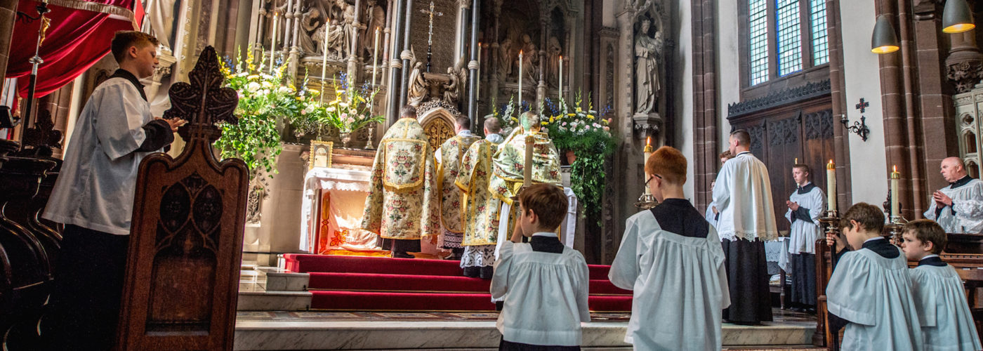 Priestly Fraternity of St. Peter (FSSP) Traditional Latin Mass & Sacraments