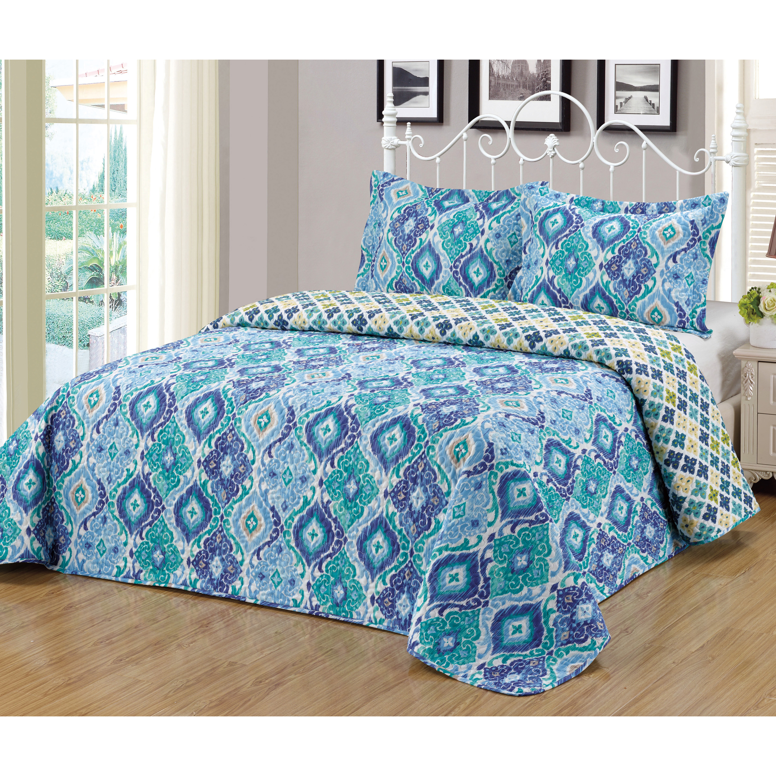 Brinley Home Caribbean Dream Reversible Printed Quilted Bedspread Set
