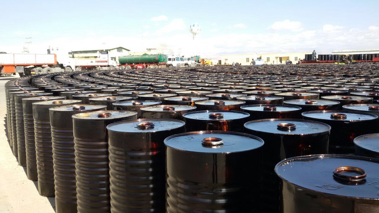 We export bitumen packed in new steel drums,Bitumen packed in new steel