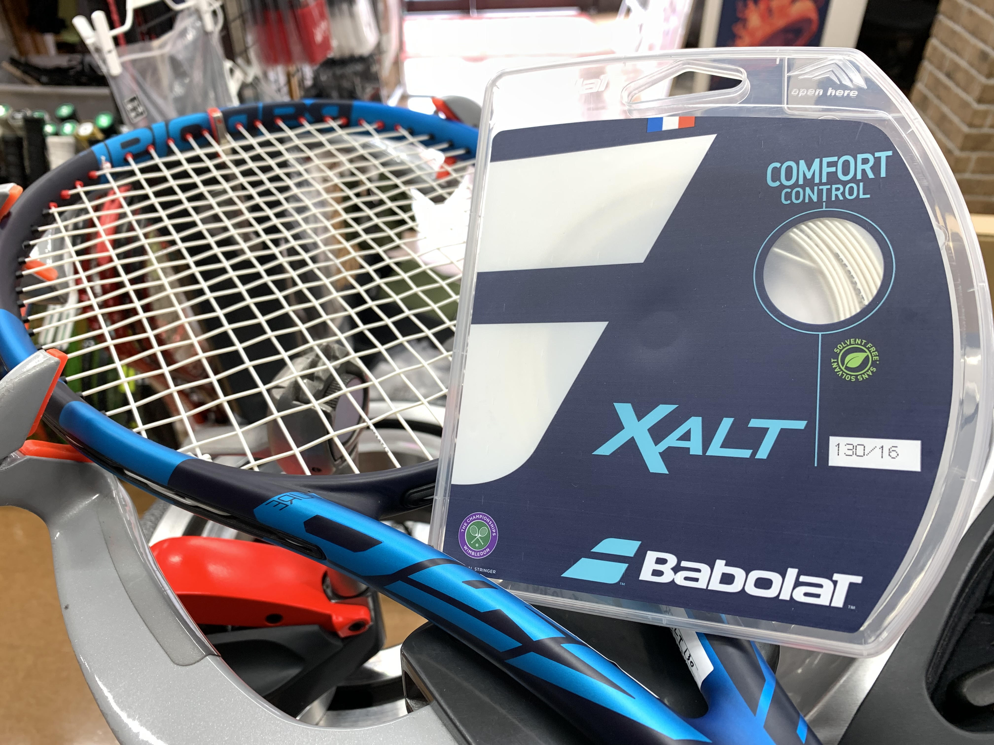 【Babolat】新作ナイロンマルチ「XALT（エクサルト）」を試し打ち♪…何か思い出すものがありました♪ テニス用品に関するブログ