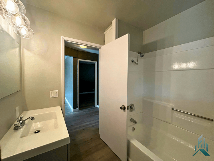 Newly Remodeled 2 bed/1 bath Home