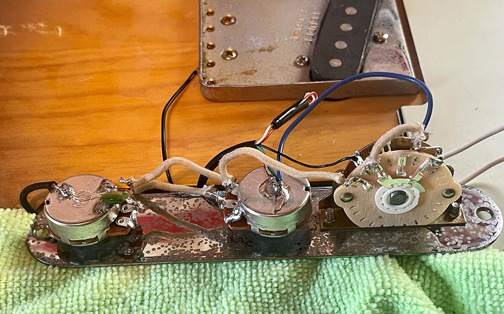 Reviving Your Guitar's Tone A Guide to Cleaning Guitar Pots