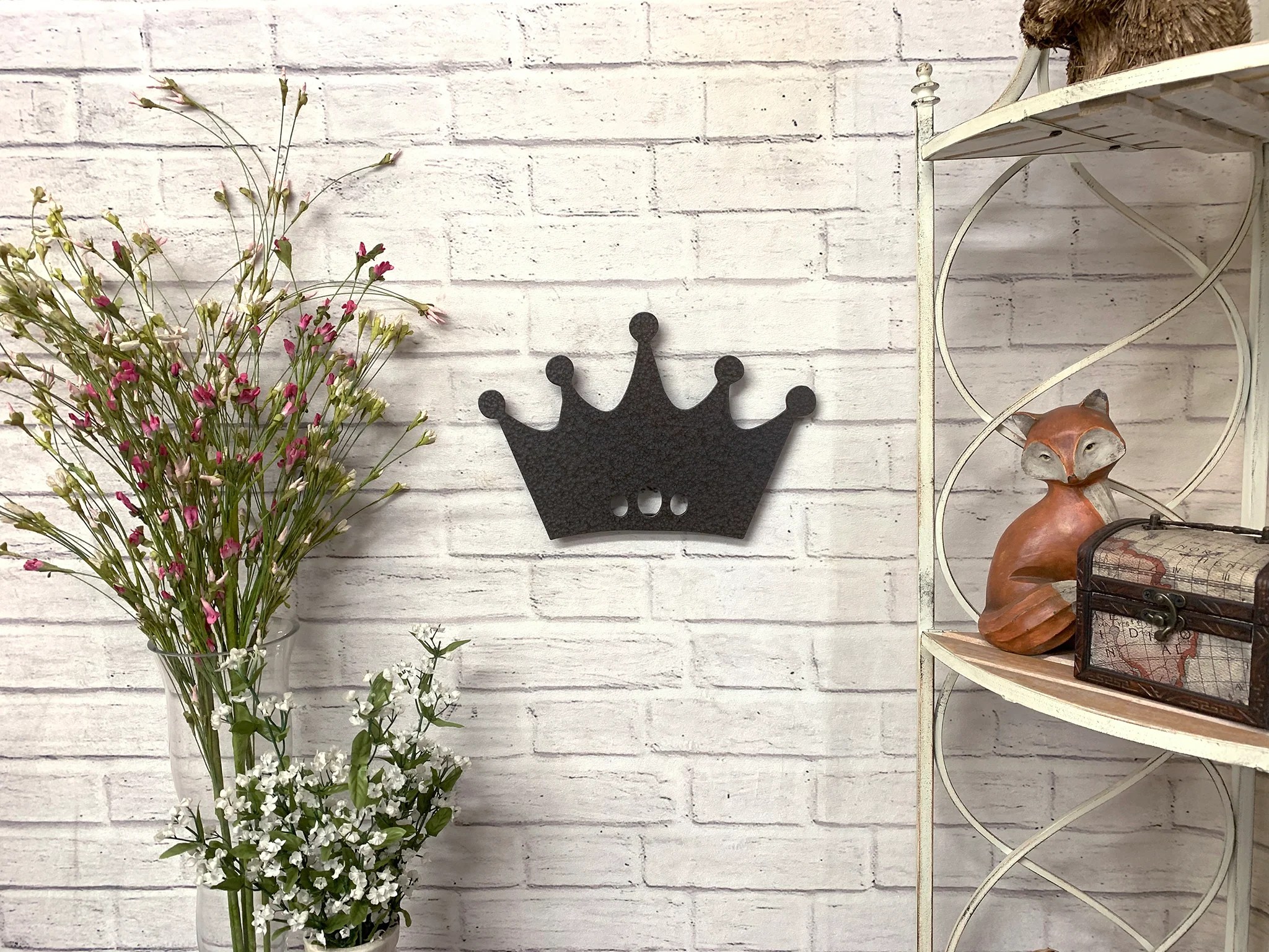 Metal Crown Decor