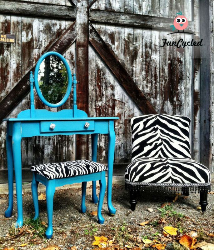 Zebra Vanity Set With Bench