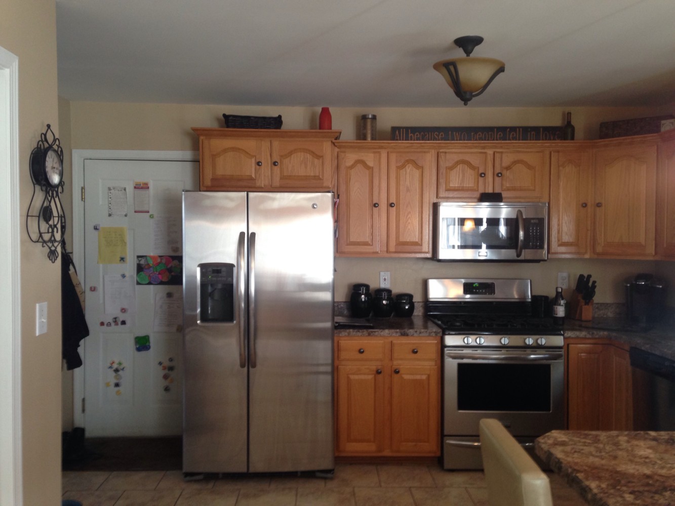 Benjamin Moore Navajo White Kitchen