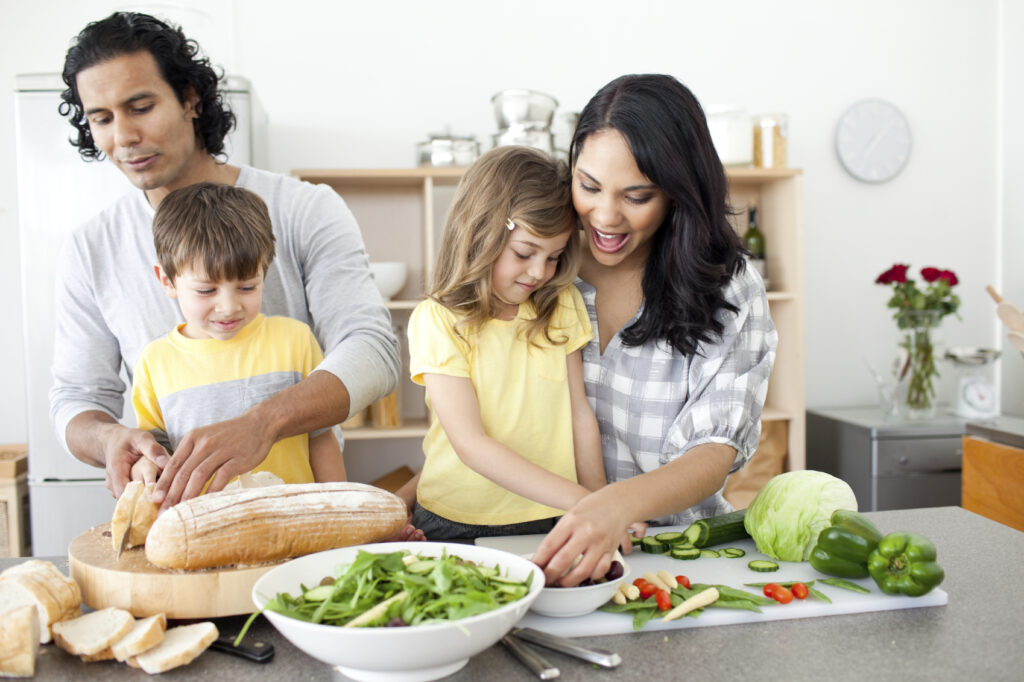 Key Methods to Keep Your Family Eating Healthily